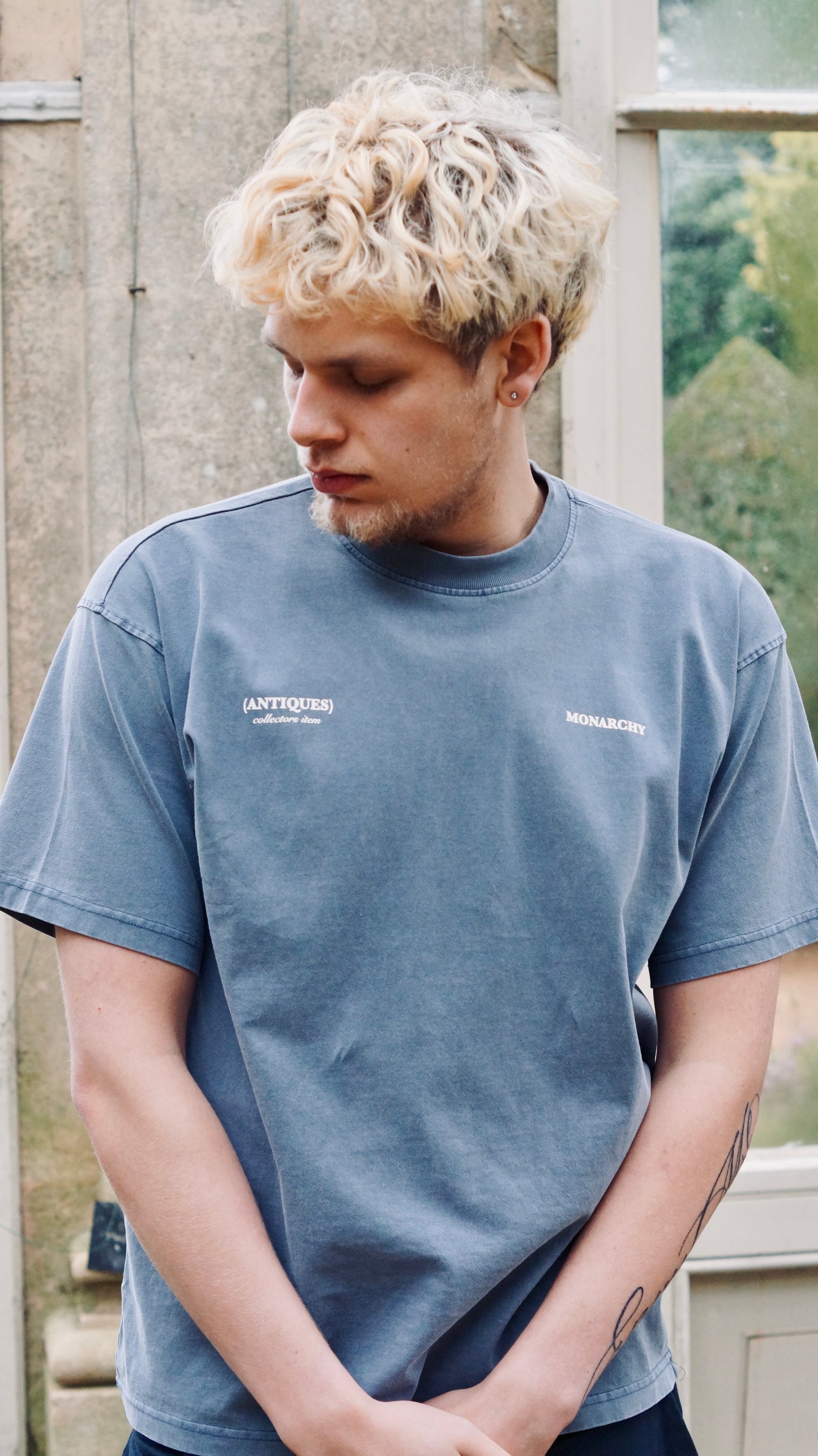 ANTIQUES T-SHIRT