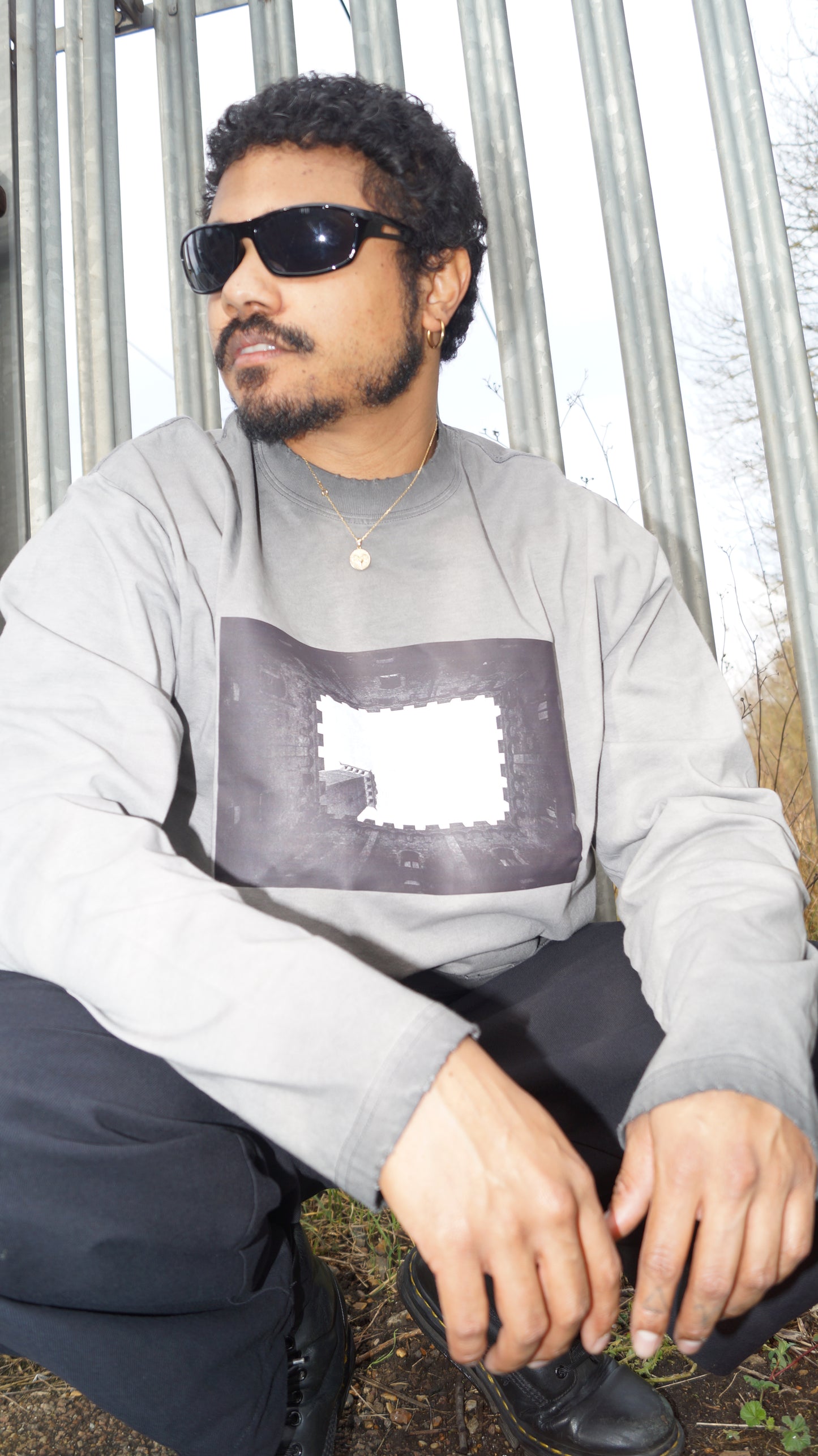CASTLE VIEW LONG SLEEVE